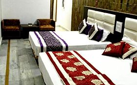Kaveri Hotel And Restaurant