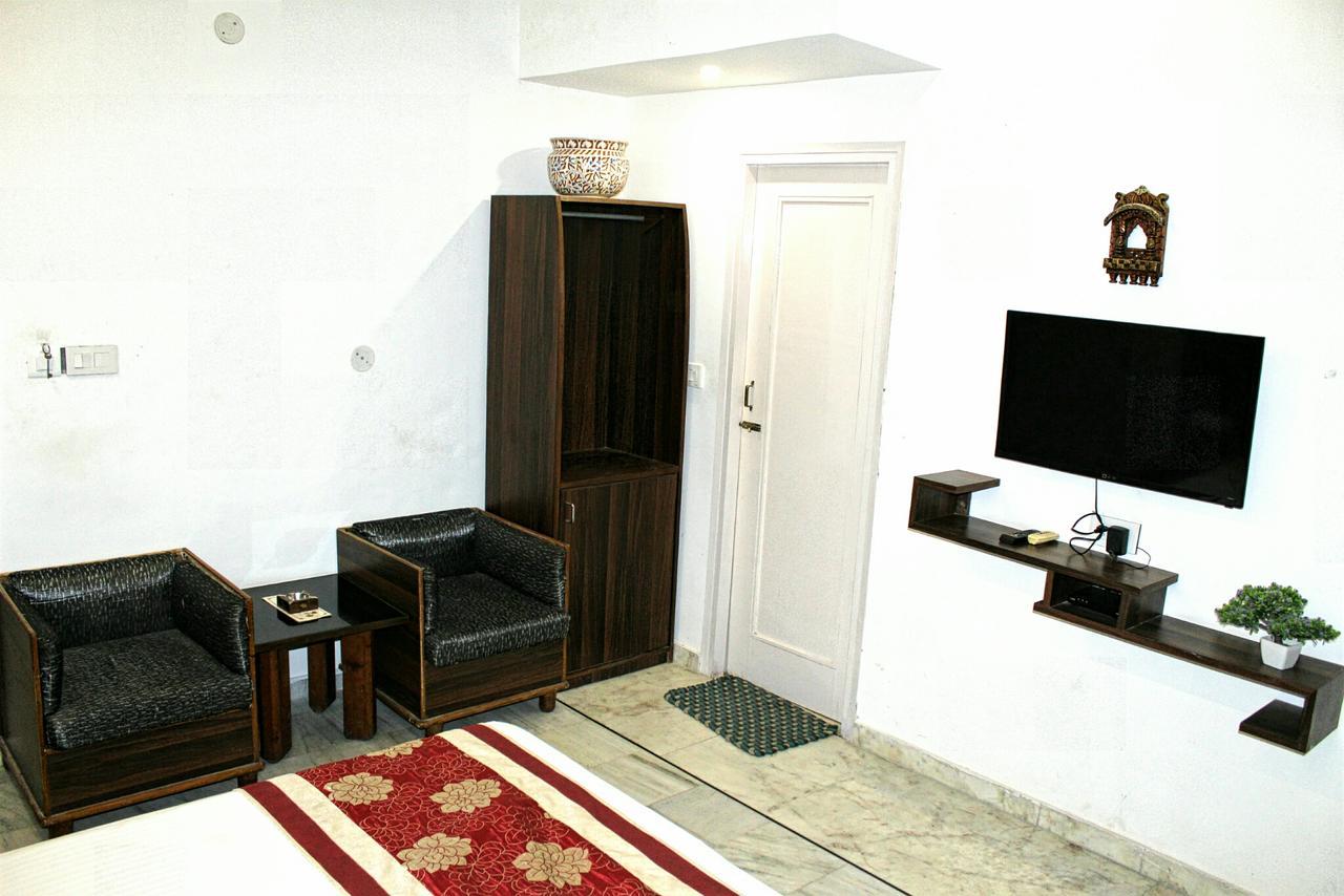 Kaveri Hotel And Restaurant Yamuna Nagar Exterior photo